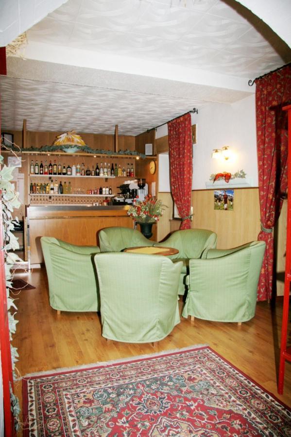 Albergo Garni Cavento Pinzolo Ngoại thất bức ảnh